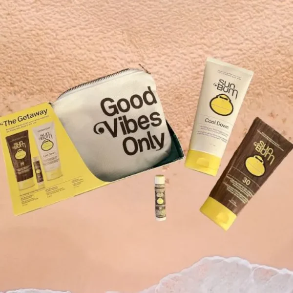 Travel Essentials Sun Bum Getaway Bag< Travel Essentials