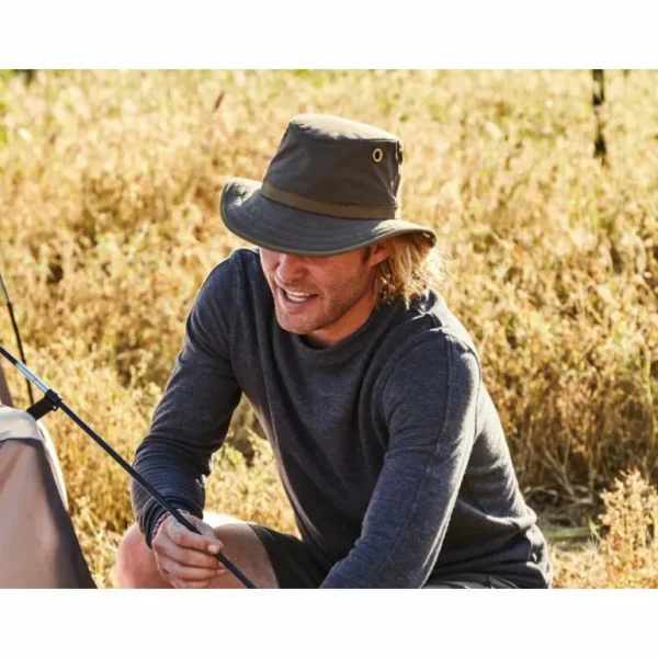 Tilley Outback Waxed Cotton Hat (TWC7) Hats< Hats
