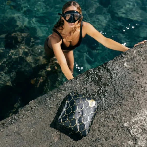 Aloha Women's Small Black Mermaid Pouch In Gold<Women Toiletry Bags | Cosmetic Bags