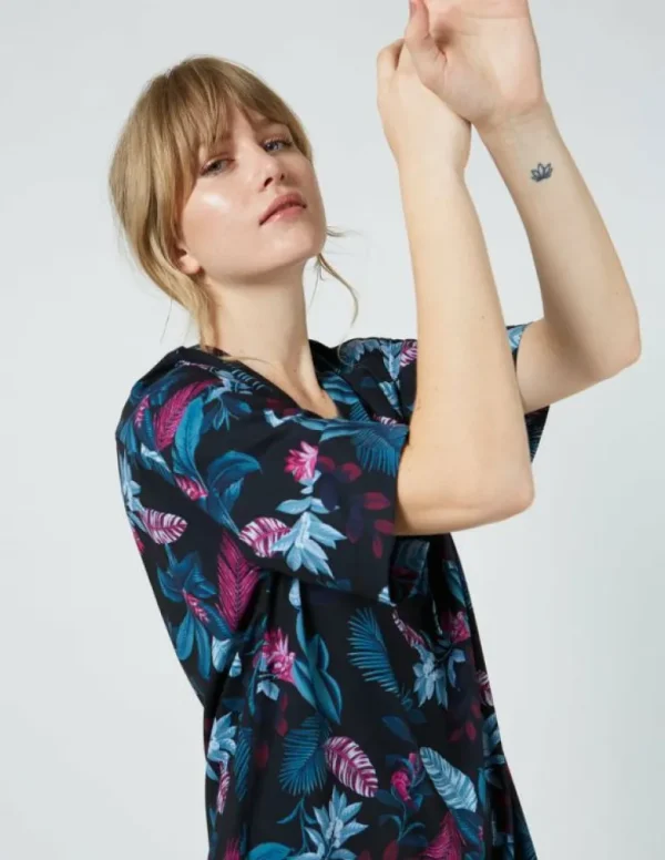 womens_fig_funzi_dress_1.webp FIG Women's Funzi Dress<Women Dresses